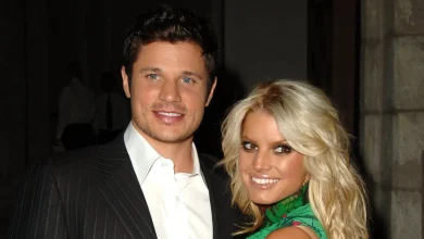 Nick Lachey And Jessica Simpson Reunite On Flight
