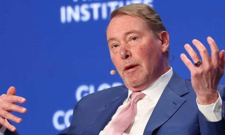 No Fed Rate Cuts in 2026, Investors Should Hold Cash, Gold: Jeff Gundlach