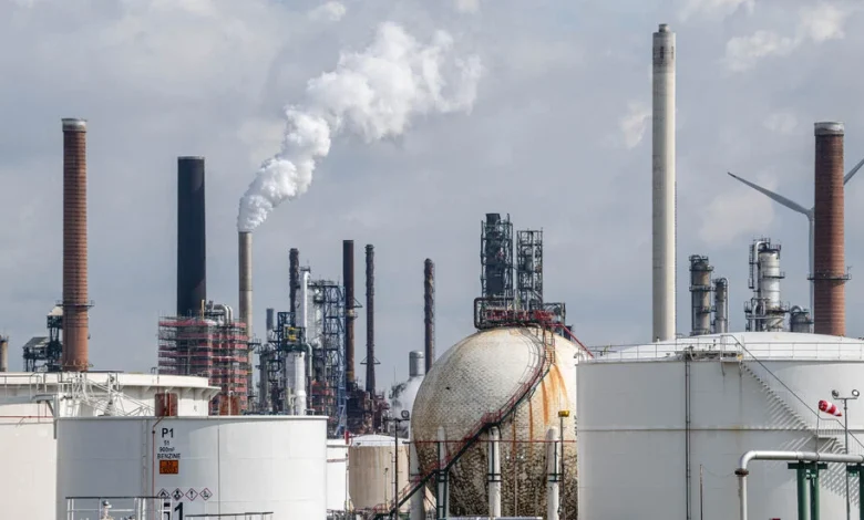 Oil Prices Climb on Renewed Hostilities in Middle East