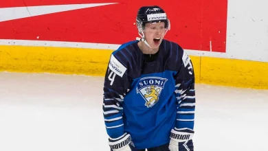 Oilers sign forward Aku Raty to one-year, two-way contract