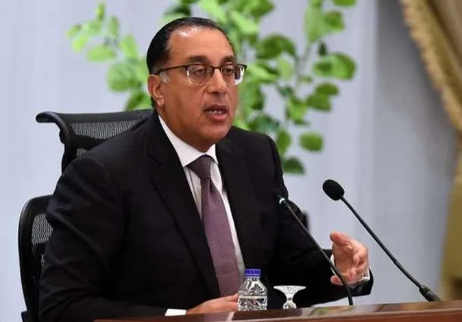 PM starts tour to inspect number of projects in Giza