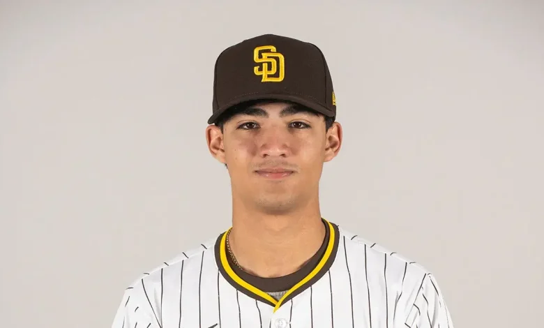 Padres top pitching prospect self-deports to Mexico after pleading guilty to human smuggling charge: report