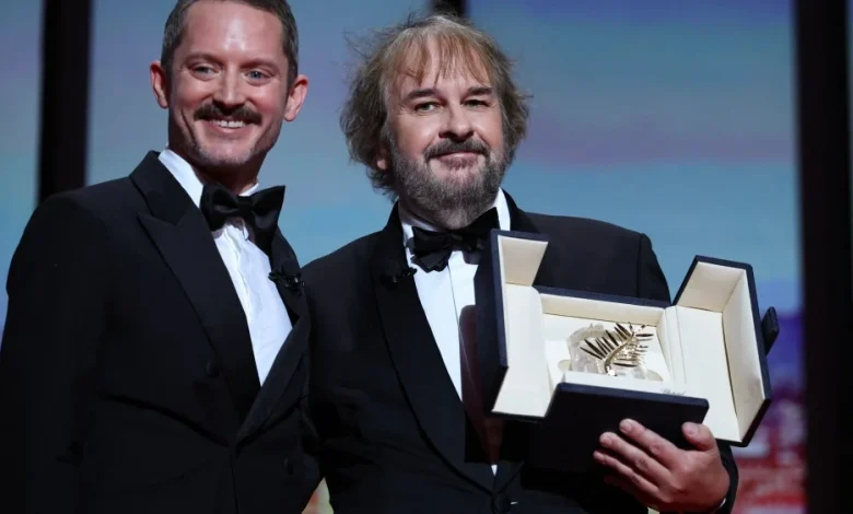 Peter Jackson Gets Cannes Palme d'Or From Elijah Wood in 'LOTR' Reunion