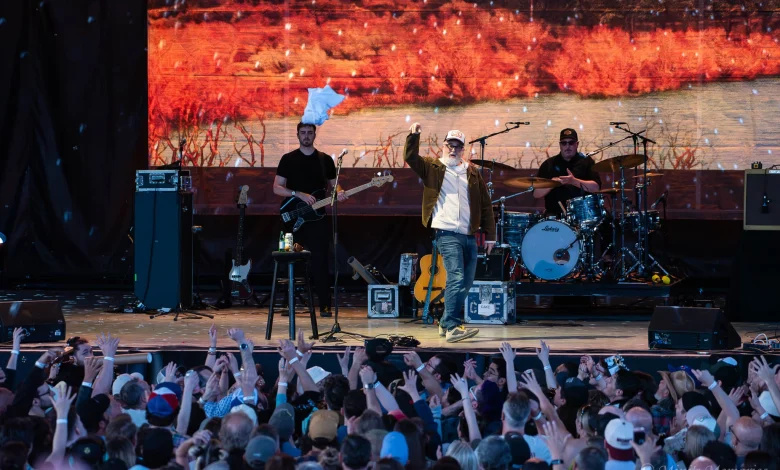 Photo Gallery: Cake at Toronto’s RBC Amphitheatre on May 28, 2026