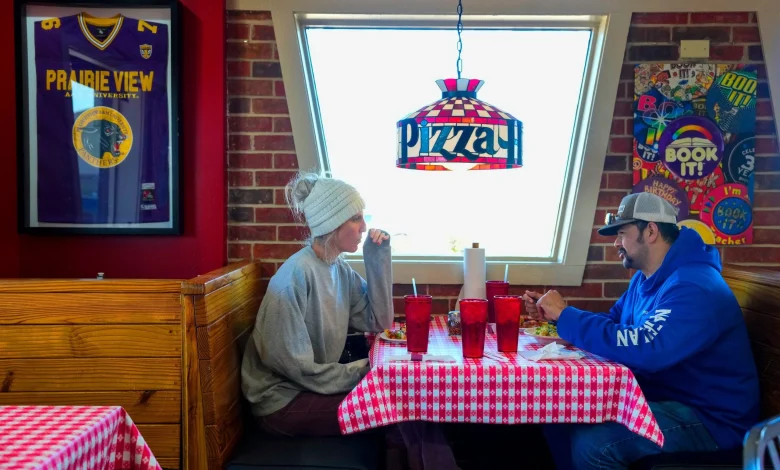 Pizza Hut brings back vintage vibes as franchisees embrace nostalgic makeovers