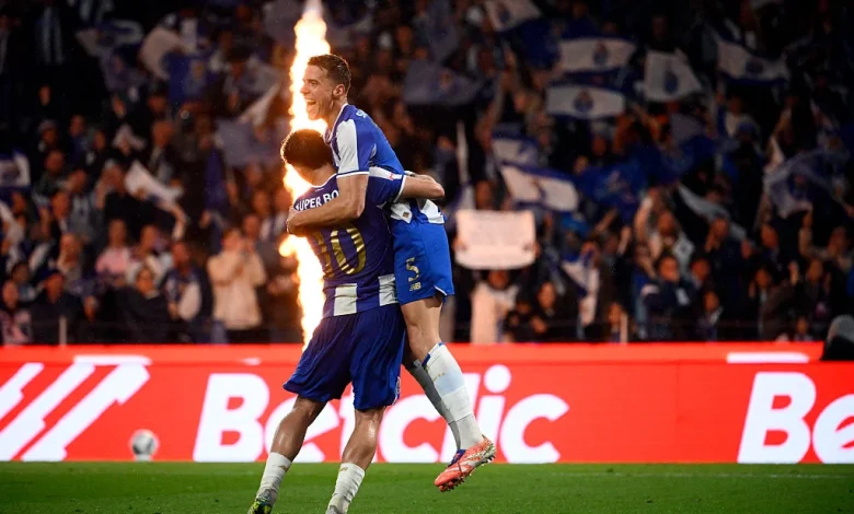 🏆 Porto thank rivals, do their bit and are Portuguese champions again