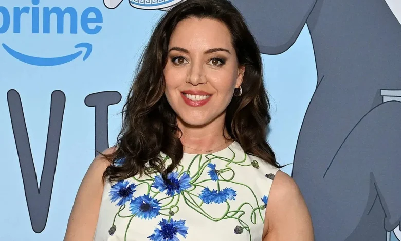Pregnant Aubrey Plaza's Interview Gets Interrupted by Her Baby on the Way: 'I Just Got Knocked'