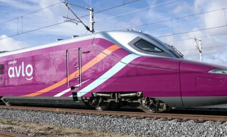 Renfe lanza sus 'Superprecios': billetes de AVE desde 15 euros y Avlo desde 7 euros