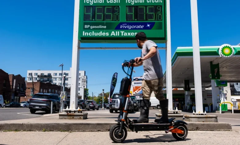 Republicans Vote to Dilute Gas as Prices Rise Above $4.50