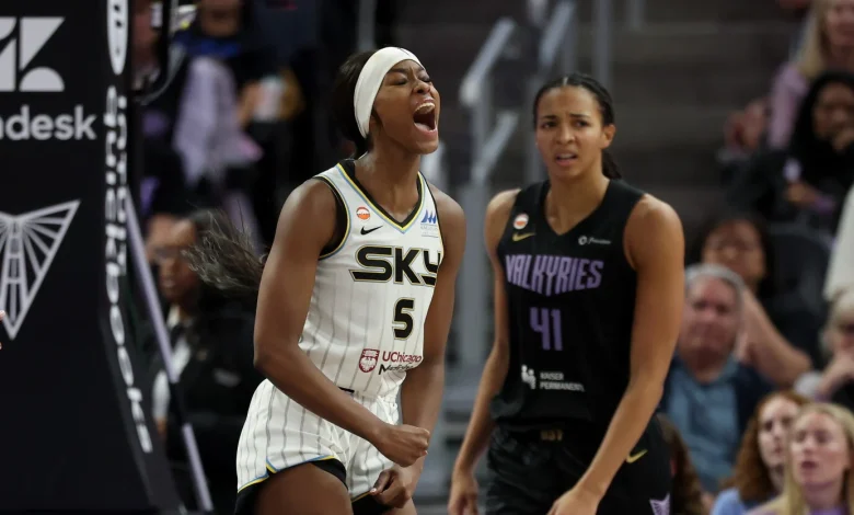 Rickea Jackson looks empowered in the Sky offense