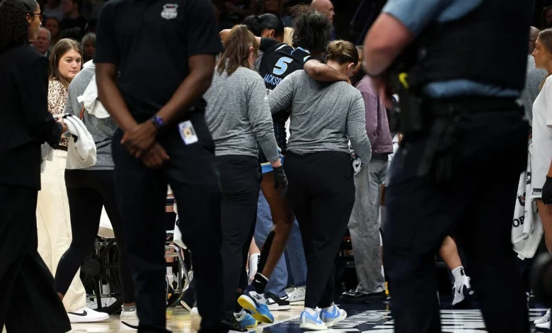Rickea Jackson suffers first-half knee injury in Sky’s win over Lynx