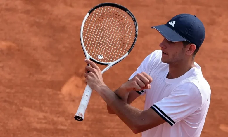 Rival de João Fonseca empurra boleira em Roland Garros