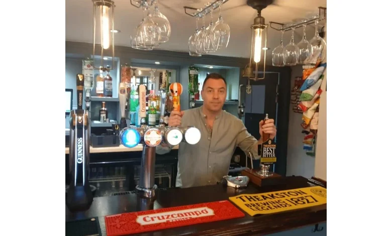 Robbie Williams impersonator brings sweet music to re-opened North Yorkshire pub