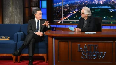 Robert De Niro Sends Off Stephen Colbert by Slamming Trump With Epstein Jab