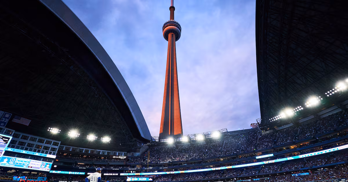 Rogers Centre opens roof for first time this season