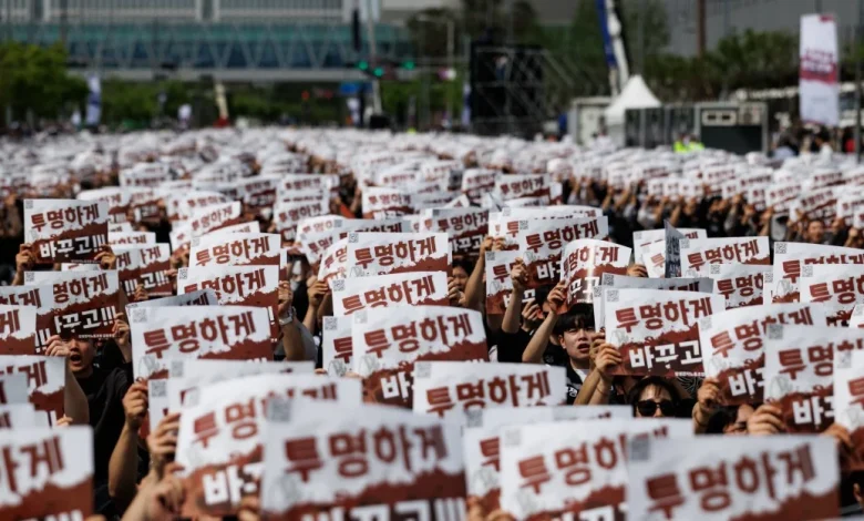 Samsung workers set to strike at worst possible time