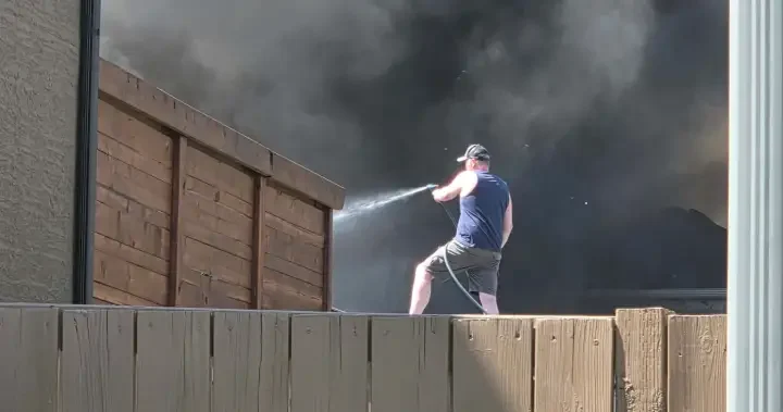 Saskatoon firefighters battle multi-house Hampton Village blaze