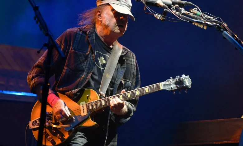See Neil Young Play 'After the Gold Rush' at First Appearance of 2026