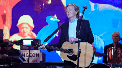 See Paul McCartney Play Beatles Classics in ‘SNL’ Post-Credits Performance