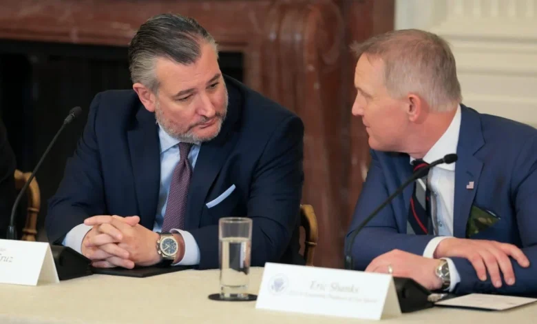 Sens. Ted Cruz, Maria Cantwell announce bipartisan bill aimed at stabilizing college sports