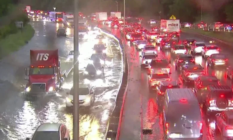 Severe storms threaten holiday travel
