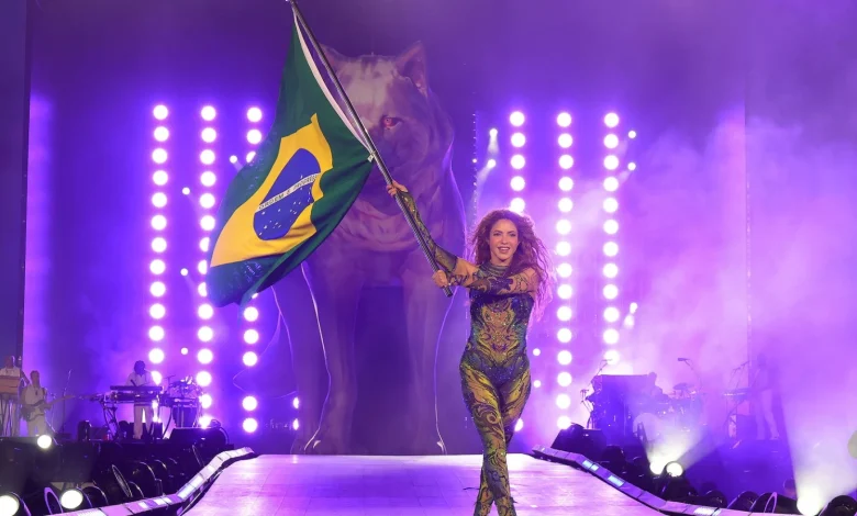 Shakira Draws 2 Million to Rio De Janeiro's Copacabana Beach