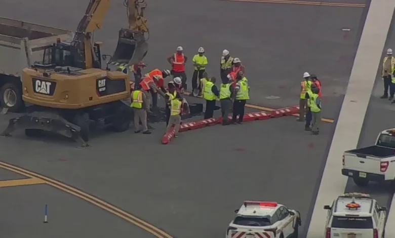 Sinkhole causes delays, cancellations at LaGuardia Airport