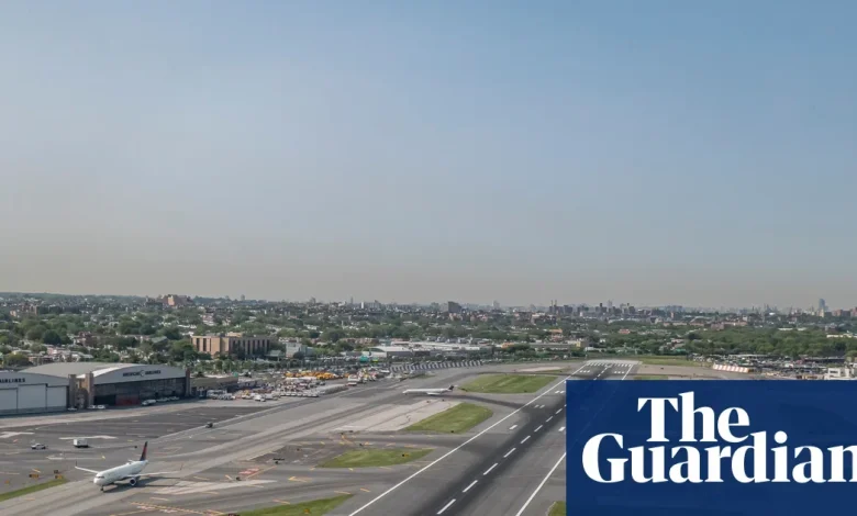 Sinkhole shuts down runway at New York LaGuardia airport