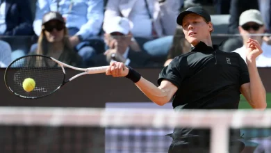 Sinner per il doppio colpo: semifinale e sorpasso a Djokovic. Rublev: "Prima o poi dovrà perdere..."