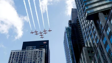 Snowbirds fly over Bell Centre ahead of Habs game