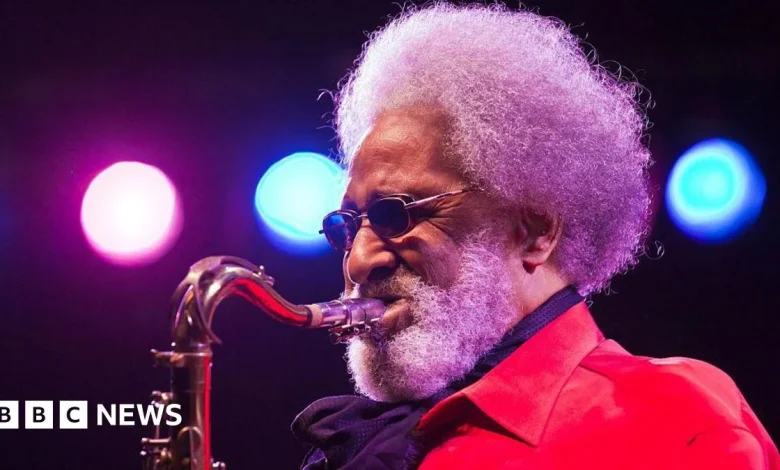 Sonny Rollins: 'Saxophone colossus' jazz legend dies aged 95