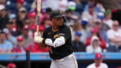 Sources: The Pirates are promoting Esmerlyn Valdez, their No. 9 prospect