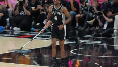 Spurs’ De’Aaron Fox ‘can’t feel sorry for myself’ as he fights through ankle injury