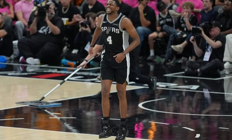 Spurs’ De’Aaron Fox ‘can’t feel sorry for myself’ as he fights through ankle injury