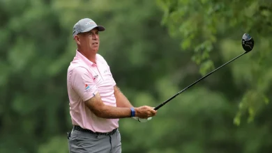 Stewart Cink builds 3-shot lead, eyes bid to win 2nd straight senior major