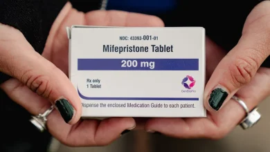 Supreme Court temporarily restores full access to abortion pill