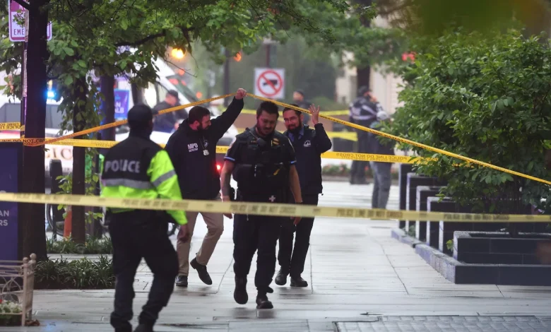 Suspected gunman dead after exchanging fire with Secret Service near White House