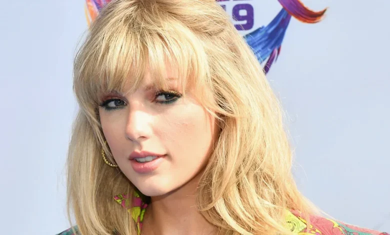 Taylor Swift Goes Gothic in Style 180 During Travis Kelce Date Night
