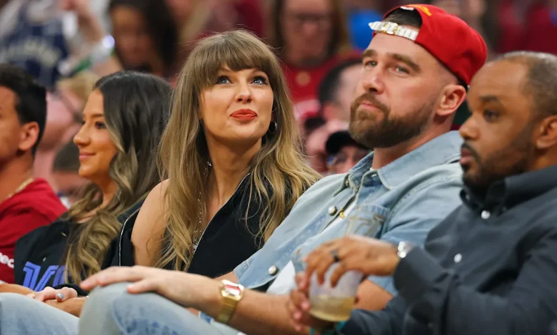 Taylor Swift and Travis Kelce hyped up the Knicks-Cavs crowd for Game 3