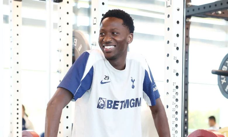 Team news | Sarr available for Villa encounter
