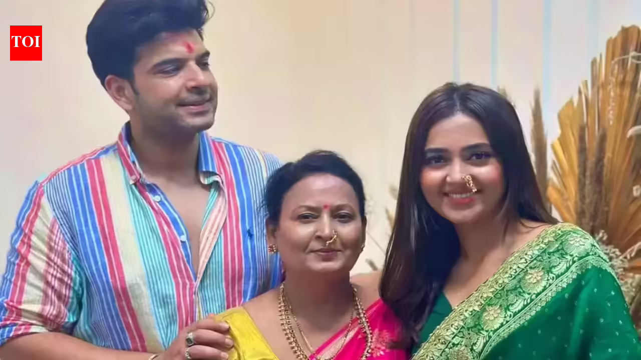 Tejasswi Prakash reveals her mother encouraged her to live in with boyfriend Karan Kundrra before marriag