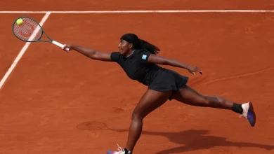The French Open courts are clay, a tricky surface for some. Here's how the pros do it