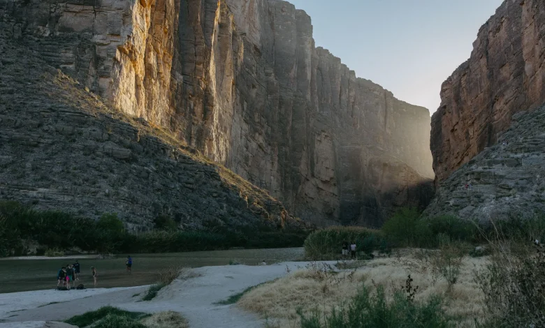 The Trump administration is facing scrutiny for how it’s handing out billion-dollar border wall contracts – Big Bend Sentinel