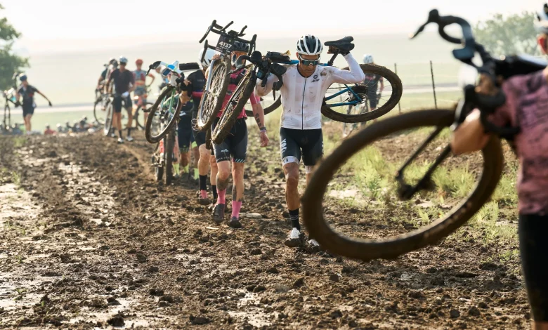 The mud mayhem arrives again early at Unbound 200 with fields shattered early