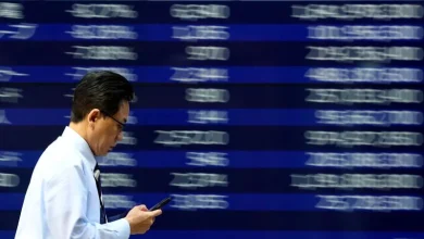 Tokyo stocks hit record, oil and dollar ease on Middle East peace hopes