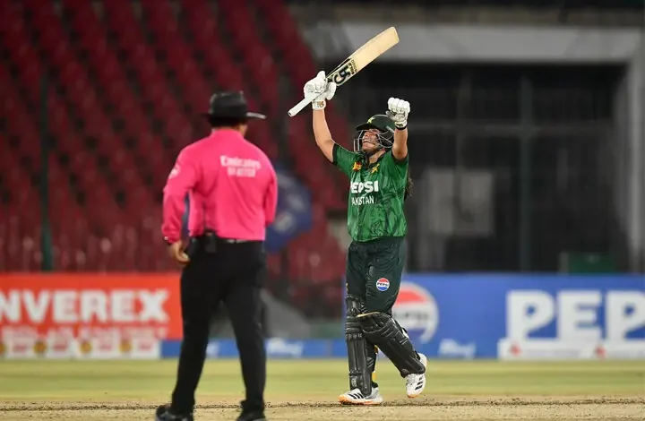 Ton-up Ayesha dazzles as Pakistan rout Zimbabwe in first T20