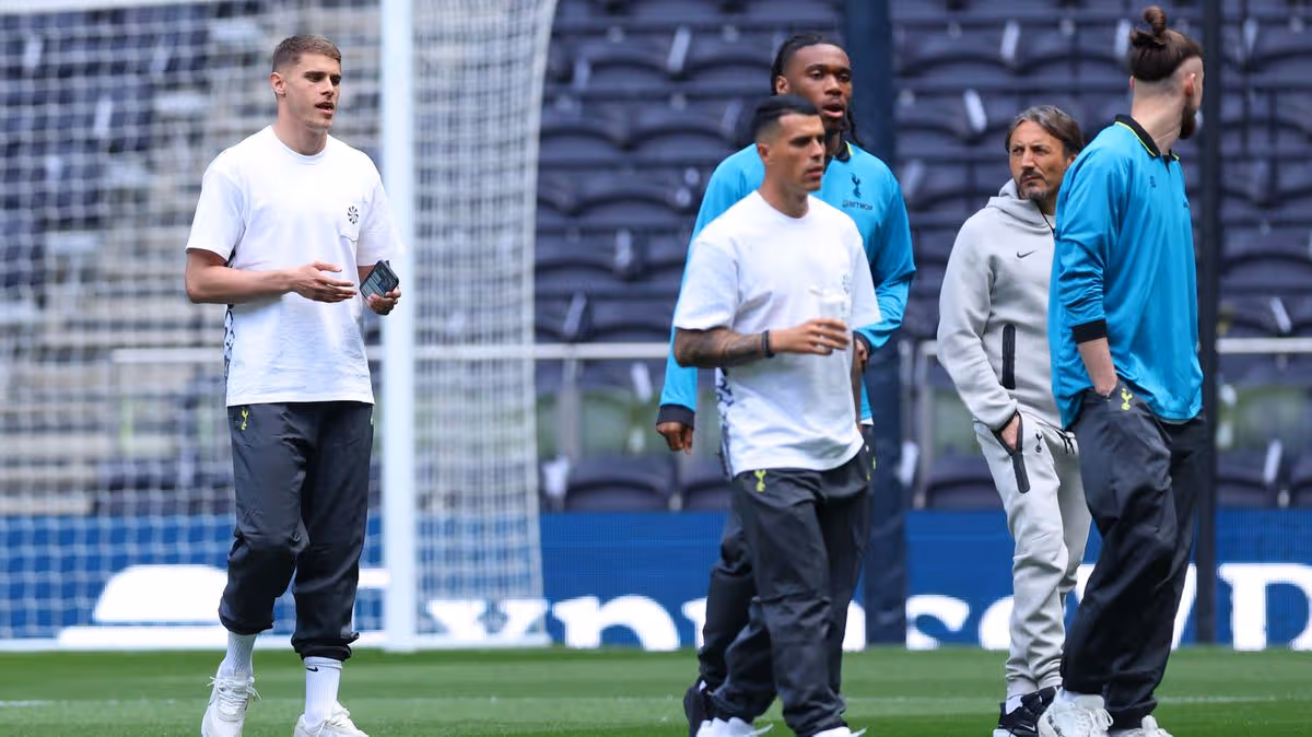 Tottenham star 'ticks boxes' to complete Liverpool transfer after chaotic season
