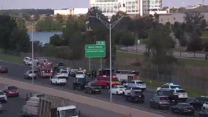 Traffic slowdown on SR-427 after 5-car crash leaves 2 hospitalized