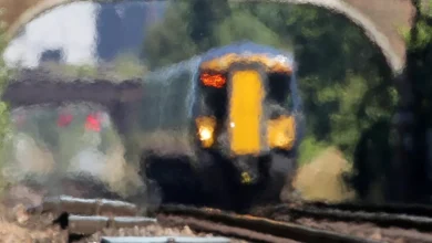 Train evacuated in Oxfordshire due to heatwave as 'temperatures reach 45C'