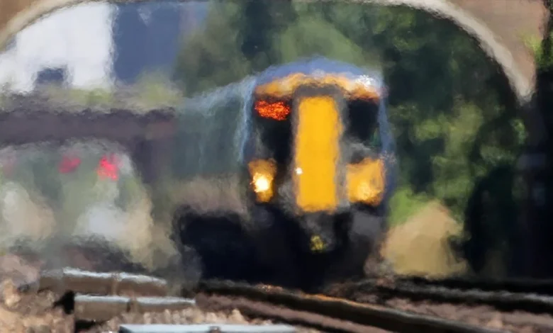 Train evacuated in Oxfordshire due to heatwave as 'temperatures reach 45C'